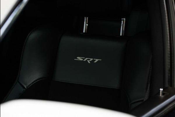 Jeep Grand Cherokee 6.4 Hemi SRT 3000km!! Carbon-Design SRT-Design-Paket Sportstoelen