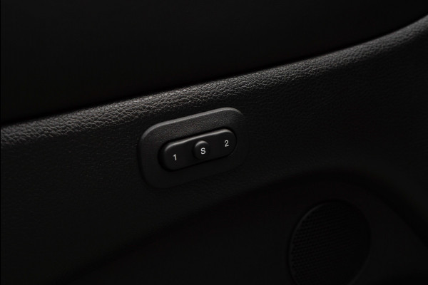 Jeep Grand Cherokee 6.4 Hemi SRT 3000km!! Carbon-Design SRT-Design-Paket Sportstoelen