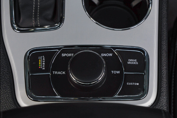 Jeep Grand Cherokee 6.4 Hemi SRT 3000km!! Carbon-Design SRT-Design-Paket Sportstoelen