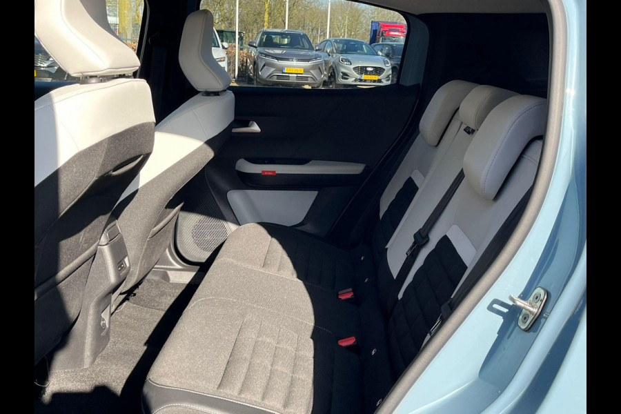 Citroën C3 Aircross 1.2 Hybrid 145pk Max VAN € 29.900,- VOOR € 27.440,- UW LENTEVOORDEEL € 2.460,-! | STOEL + STUURWIELVERWARMING | WINTERPAKKET | CAMERA | HEAD-UP DISPLAY| FABRIEKSGARANTIE | ALL IN PRIJS RIJKLAAR