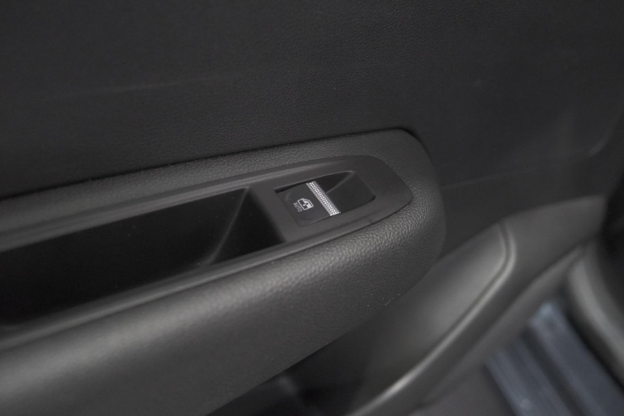 Renault Clio TCe 130 EDC Intens |  Allseason banden | Camera | Navigatie | Parkeersensoren