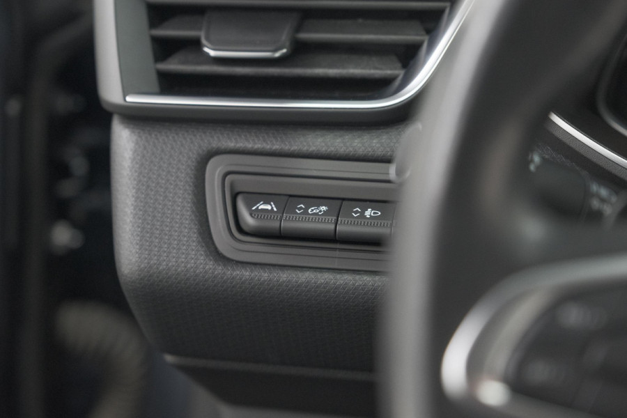 Renault Clio TCe 130 EDC Intens |  Allseason banden | Camera | Navigatie | Parkeersensoren