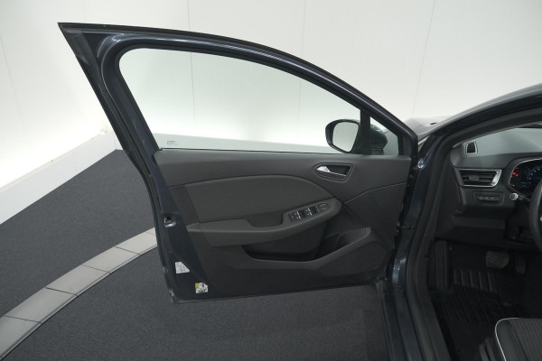 Renault Clio TCe 130 EDC Intens |  Allseason banden | Camera | Navigatie | Parkeersensoren