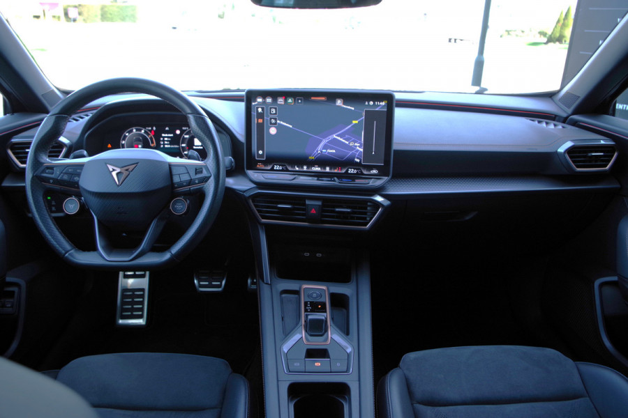 CUPRA Formentor 1.5 TSI e-Hybrid VZ 272 PK Performance PHEV, Trekhaak, Kuipstoelen, Sennheiser Sound, Memory, Camera