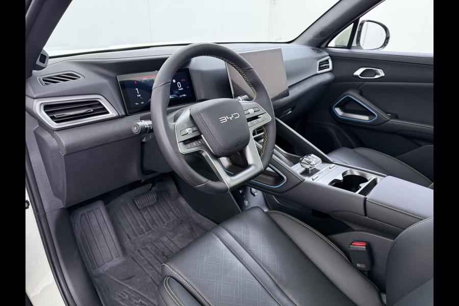 BYD ATTO 2 Boost 45 kWh DIRECT LEVERBAAR | VOLLEDIGE BYD FABRIEKSGARANTIE T/M 11-2030 OF 150.000 KM | STOEL- & STUURVERWARMING | ADAPTIEVE CRUISE | 360° CAMERA | PANORAMADAK | DODEHOEKASSISTENT | ORIGINEEL NL AUTO