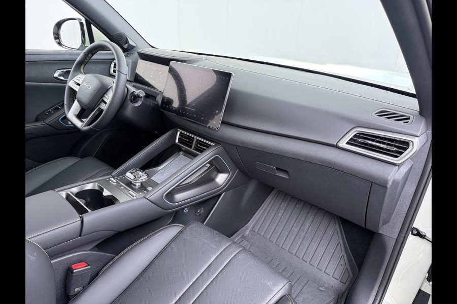 BYD ATTO 2 Boost 45 kWh DIRECT LEVERBAAR | VOLLEDIGE BYD FABRIEKSGARANTIE T/M 11-2030 OF 150.000 KM | STOEL- & STUURVERWARMING | ADAPTIEVE CRUISE | 360° CAMERA | PANORAMADAK | DODEHOEKASSISTENT | ORIGINEEL NL AUTO