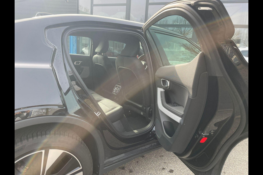 Polestar 2 Long Range Single Motor 78 kWh | SOH 96%| ELEK. STOEL MET MEMORY| DODE HOEK SENSOR| STOELVERWARMING| ELEK. ACHTERKLEP| 360 CAMERA| ADAPTIVE CRUISE CONTROL | RIJKLAAR GELEVERD MET 12 MND BOVAG GARANTIE |