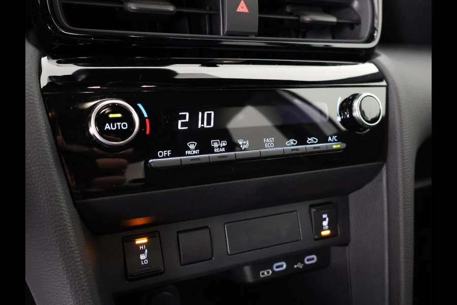 Toyota Yaris Cross 1.5 Hybrid 130 Dynamic Luxury Bi-Tone | Stuur- & Stoelverwarming | Apple Carplay & AndroidAUTO | Navigatie