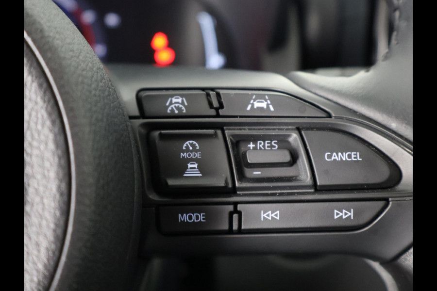 Toyota Yaris Cross 1.5 Hybrid 130 Dynamic Luxury Bi-Tone | Stuur- & Stoelverwarming | Apple Carplay & AndroidAUTO | Navigatie
