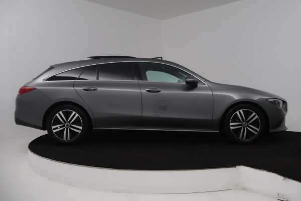 Mercedes-Benz CLA-Klasse Shooting Brake 200 Business Solution Luxury (PANORAMADAK, STOELVERWARMING, SFEERVERLICHTING, TREKHAAK)