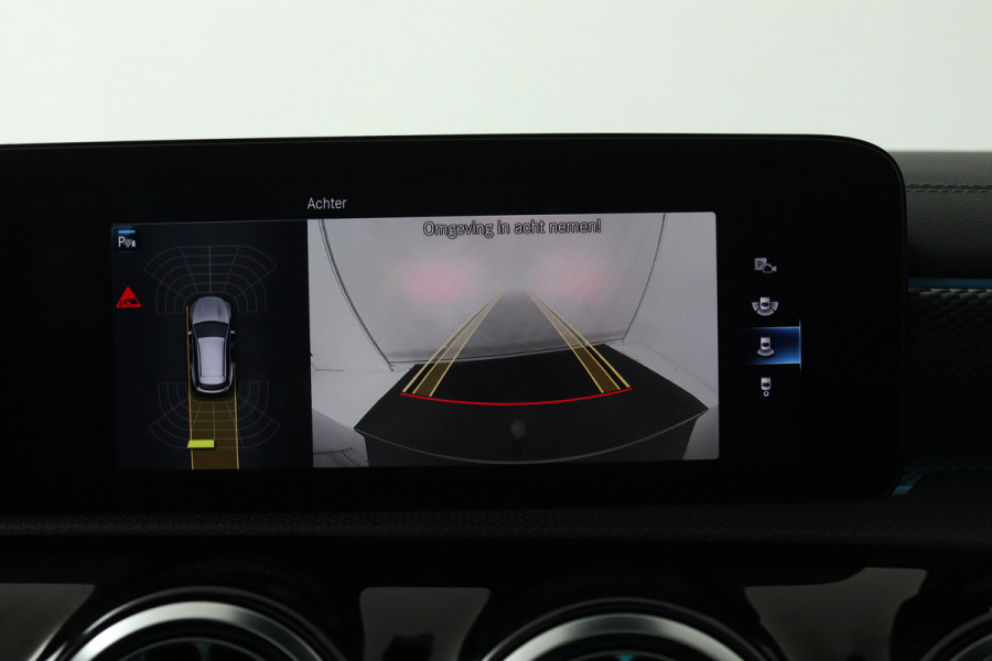 Mercedes-Benz CLA-Klasse Shooting Brake 200 Business Solution Luxury (PANORAMADAK, STOELVERWARMING, SFEERVERLICHTING, TREKHAAK)