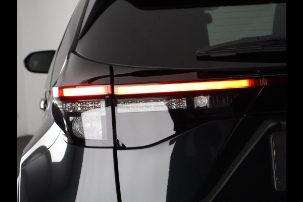 Toyota Yaris Cross 1.5 HYBRID DYNAMIC LUXERY GARANTIE 9-2034 PDC V+A. BLIND SPOT. STUUR/STOELVERWARMING APPLE CARPLAY/ANDROID.