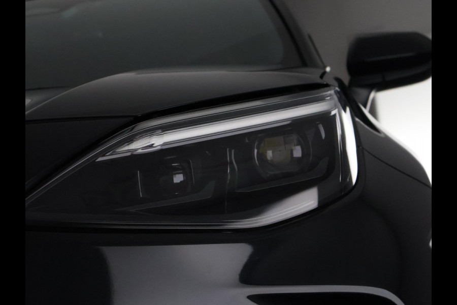 Toyota Yaris Cross 1.5 HYBRID DYNAMIC LUXERY GARANTIE 9-2034 PDC V+A. BLIND SPOT. STUUR/STOELVERWARMING APPLE CARPLAY/ANDROID.