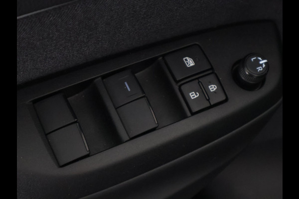 Toyota Yaris Cross 1.5 HYBRID DYNAMIC LUXERY GARANTIE 9-2034 PDC V+A. BLIND SPOT. STUUR/STOELVERWARMING APPLE CARPLAY/ANDROID.