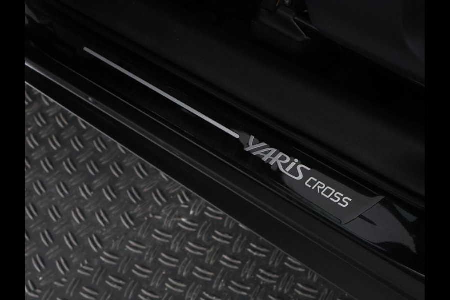 Toyota Yaris Cross 1.5 HYBRID DYNAMIC LUXERY GARANTIE 9-2034 PDC V+A. BLIND SPOT. STUUR/STOELVERWARMING APPLE CARPLAY/ANDROID.