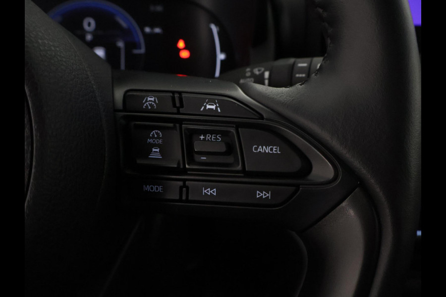 Toyota Yaris Cross 1.5 Hybrid 115 Dynamic | Stuur- & Stoelverwarming | Parkeersensoren | Dodehoek detectie | Apple Carplay & AndroidAUTO | Camera