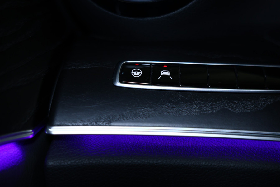 Mercedes-Benz E-Klasse 300 Mild Hybrid PANO CARPLAY NAVI ACC 360CAM "19