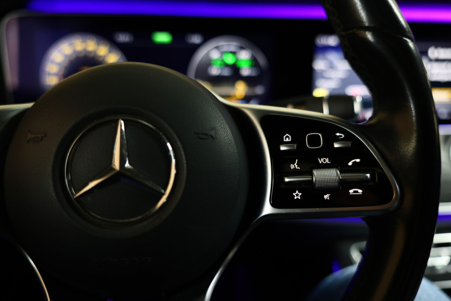 Mercedes-Benz E-Klasse 300 Mild Hybrid PANO CARPLAY NAVI ACC 360CAM "19