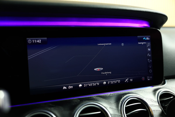 Mercedes-Benz E-Klasse 300 Mild Hybrid PANO CARPLAY NAVI ACC 360CAM "19