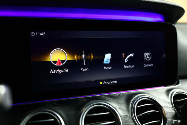 Mercedes-Benz E-Klasse 300 Mild Hybrid PANO CARPLAY NAVI ACC 360CAM "19