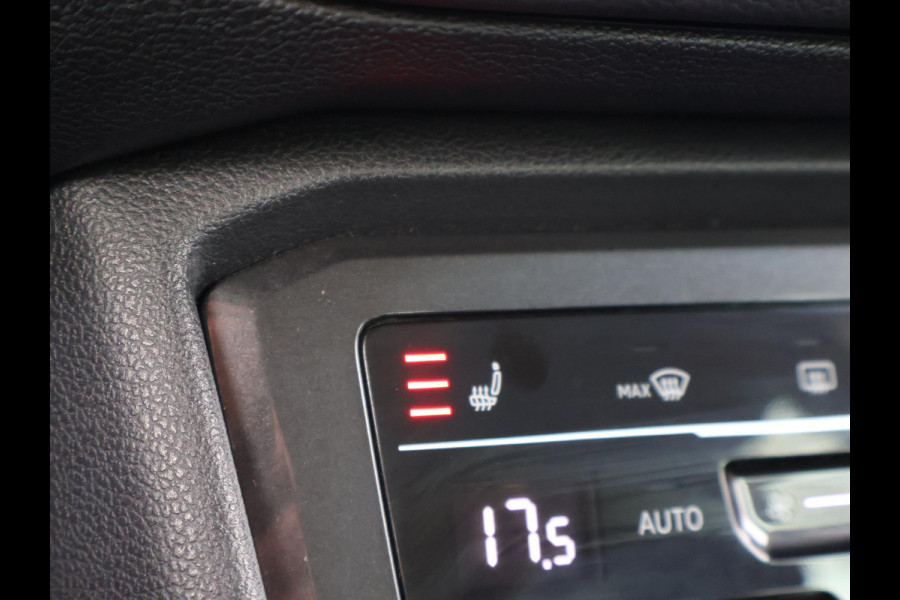 Volkswagen Tiguan 2.0 TDI DSG + VIRTUAL COCKPIT | WEGKL. TREKHAAK | CAMERA | STUUR/STOELVERW. | CARPLAY