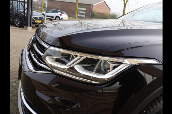 Volkswagen Tiguan 2.0 TDI DSG + VIRTUAL COCKPIT | WEGKL. TREKHAAK | CAMERA | STUUR/STOELVERW. | CARPLAY