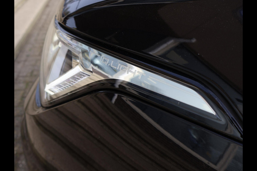 Volkswagen Tiguan 2.0 TDI DSG + VIRTUAL COCKPIT | WEGKL. TREKHAAK | CAMERA | STUUR/STOELVERW. | CARPLAY