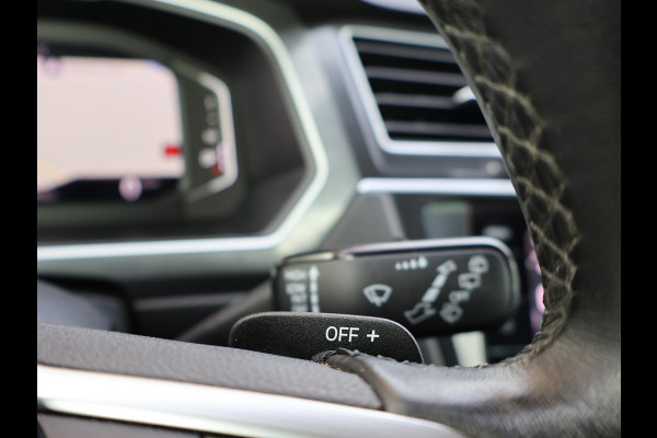 Volkswagen Tiguan 2.0 TDI DSG + VIRTUAL COCKPIT | WEGKL. TREKHAAK | CAMERA | STUUR/STOELVERW. | CARPLAY