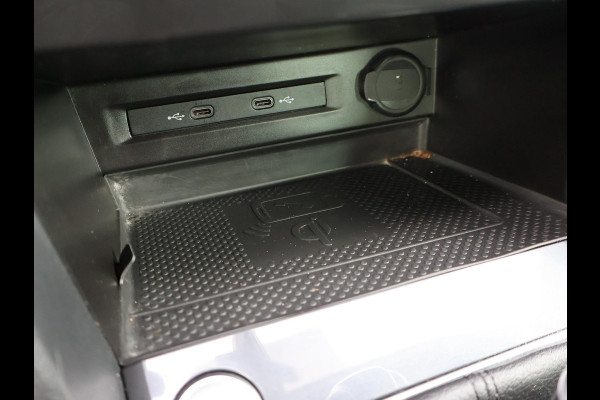 Volkswagen Tiguan 2.0 TDI DSG + VIRTUAL COCKPIT | WEGKL. TREKHAAK | CAMERA | STUUR/STOELVERW. | CARPLAY