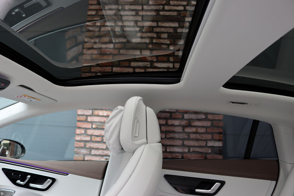 Mercedes-Benz EQE 300 Business Solution Premium 90 kWh | Luchtvering | Distronic+ | Panoramadak | Massage | Burmester | Digital Light | Surround Camera | Augmented Reality | Leder |  Stoelventilatie | Verwarmd Stuurwiel |