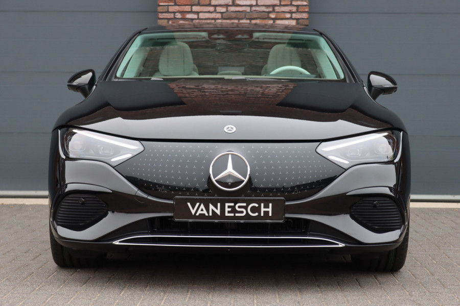 Mercedes-Benz EQE 300 Business Solution Premium 90 kWh | Luchtvering | Distronic+ | Panoramadak | Massage | Burmester | Digital Light | Surround Camera | Augmented Reality | Leder |  Stoelventilatie | Verwarmd Stuurwiel |