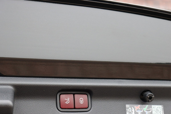 Mercedes-Benz EQE 300 Business Solution Premium 90 kWh | Luchtvering | Distronic+ | Panoramadak | Massage | Burmester | Digital Light | Surround Camera | Augmented Reality | Leder |  Stoelventilatie | Verwarmd Stuurwiel |