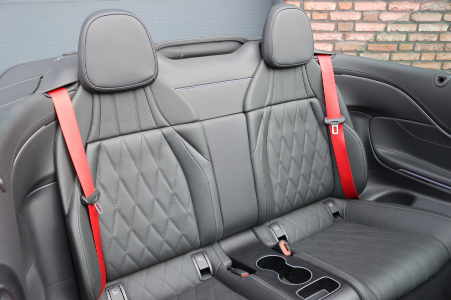 Mercedes-Benz CLE Cabriolet 450 4MATIC AMG Line Premium+ | Distronic+ | Standkachel | Massage | Burmester | Nappa Leder | Stoelventilatie | HUD | Trekhaak | Airscarf | Digital Light |