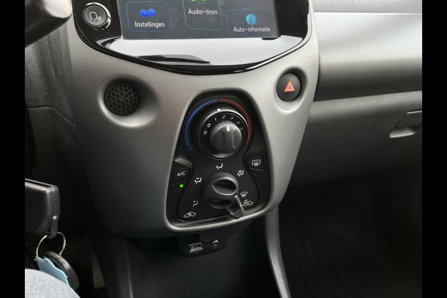 Toyota Aygo 1.0 VVT-i x-play cabrio | Apple Carplay | Camera | Prijs is rijklaar