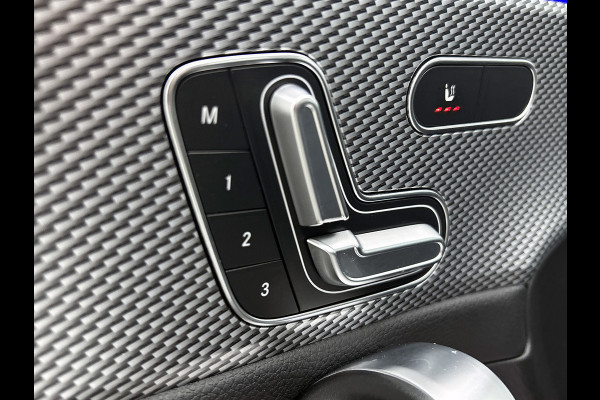 Mercedes-Benz A-Klasse 250 e Business Solution Luxury Limited (PANORAMADAK, MULTIBEAM KOPLAMP, SFEERVERLICHTING, TREKHAAK)