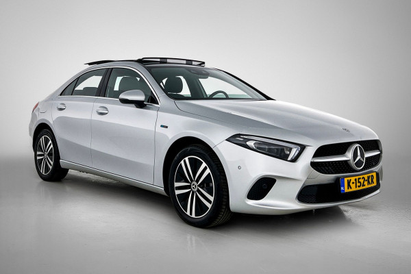 Mercedes-Benz A-Klasse 250 e Business Solution Luxury Limited (PANORAMADAK, MULTIBEAM KOPLAMP, SFEERVERLICHTING, TREKHAAK)
