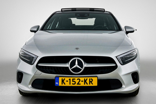 Mercedes-Benz A-Klasse 250 e Business Solution Luxury Limited (PANORAMADAK, MULTIBEAM KOPLAMP, SFEERVERLICHTING, TREKHAAK)