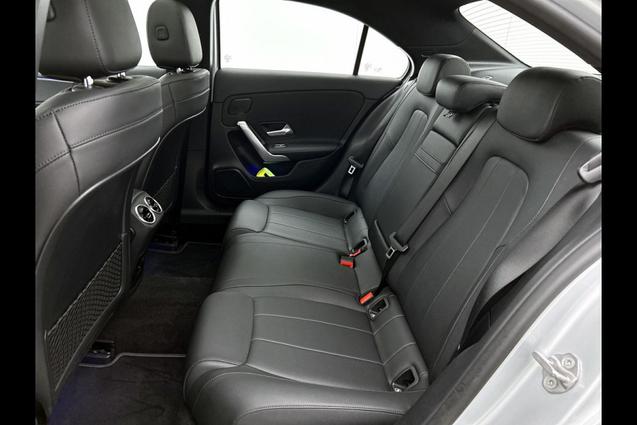 Mercedes-Benz A-Klasse 250 e Business Solution Luxury Limited (PANORAMADAK, MULTIBEAM KOPLAMP, SFEERVERLICHTING, TREKHAAK)