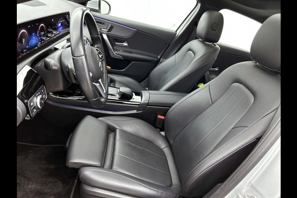 Mercedes-Benz A-Klasse 250 e Business Solution Luxury Limited (PANORAMADAK, MULTIBEAM KOPLAMP, SFEERVERLICHTING, TREKHAAK)