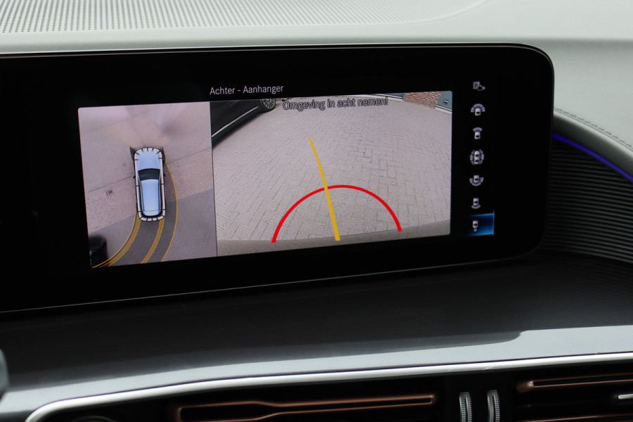 Mercedes-Benz EQC 400 4MATIC AMG Line Premium+ 80 kWh | 35.000,- ex | Distronic+ | Schuifdak | Memory | Advanced Sound System | Surround Camera | HUD | Trekhaak |