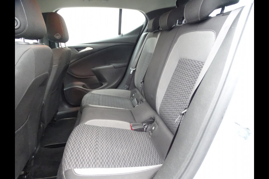 Opel Astra 1.2 Business Edition, Cruise Control, Camera, Navi, NL/NAP!