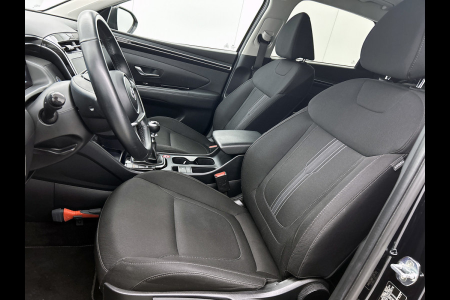 Hyundai Tucson 1.6 T-GDI MHEV Comfort (NAVIGATIE, CAMERA, STUURHULP, CARPLAY, PDC, 1e EIGENAAR, GOED ONDERHOUDEN)