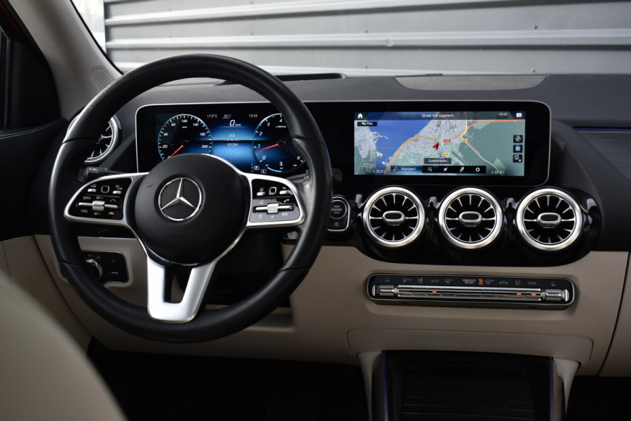 Mercedes-Benz GLA 250 4MATIC 224pk Premium Plus | Panoramadak | ACC | Memory seats | 360 Camera | Head-Up | Stoelverwarming |