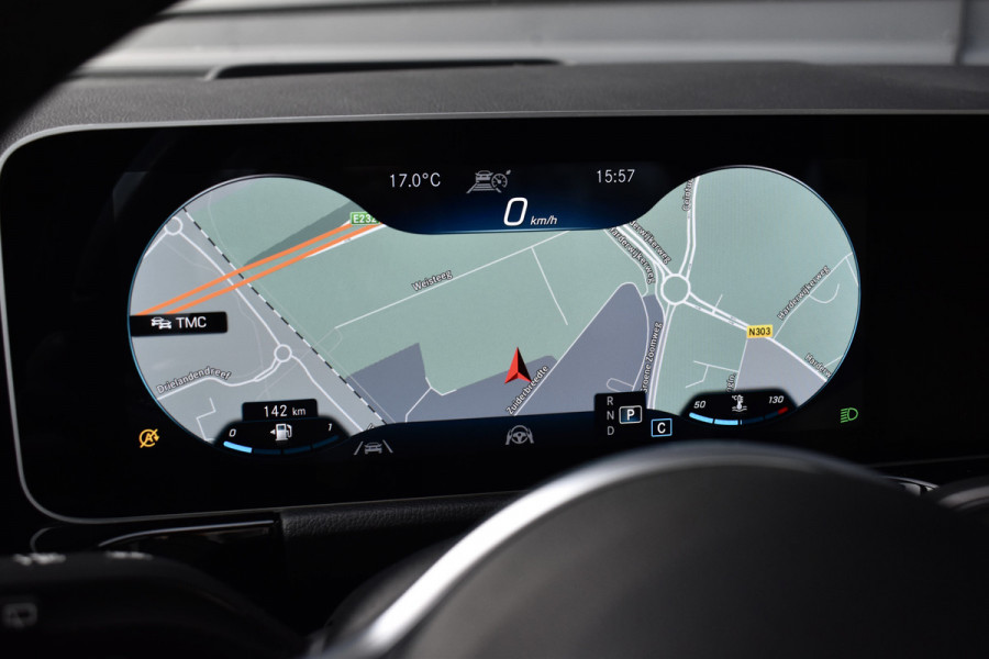 Mercedes-Benz GLA 250 4MATIC 224pk Premium Plus | Panoramadak | ACC | Memory seats | 360 Camera | Head-Up | Stoelverwarming |