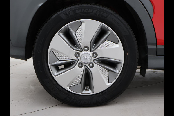Hyundai Kona EV PREMIUM SKY 64 KWH + SCHUIFDAK | LEDER | STOELVENTILATIE | STUURVERW. | STOELVERW.