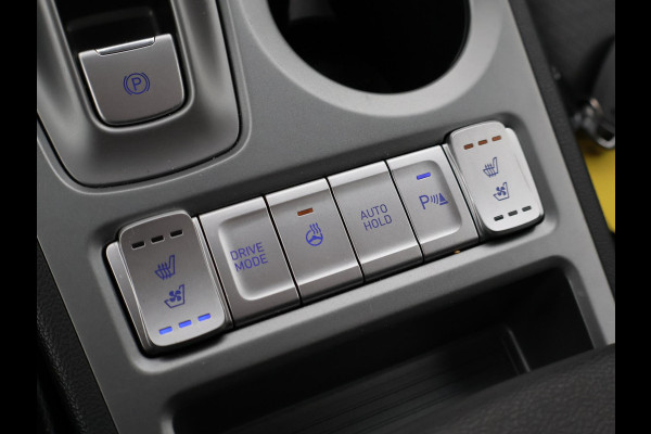 Hyundai Kona EV PREMIUM SKY 64 KWH + SCHUIFDAK | LEDER | STOELVENTILATIE | STUURVERW. | STOELVERW.