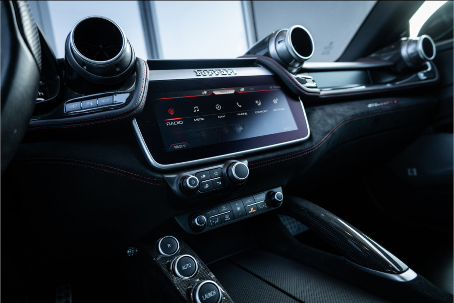 Ferrari GTC4Lusso 6.3 V12 - 4-zits l Lift l Passanger Display l Carbon l Panorama