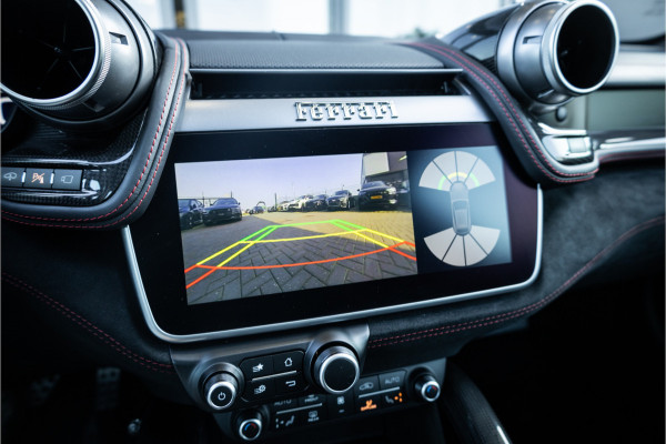 Ferrari GTC4Lusso 6.3 V12 - 4-zits l Lift l Passanger Display l Carbon l Panorama