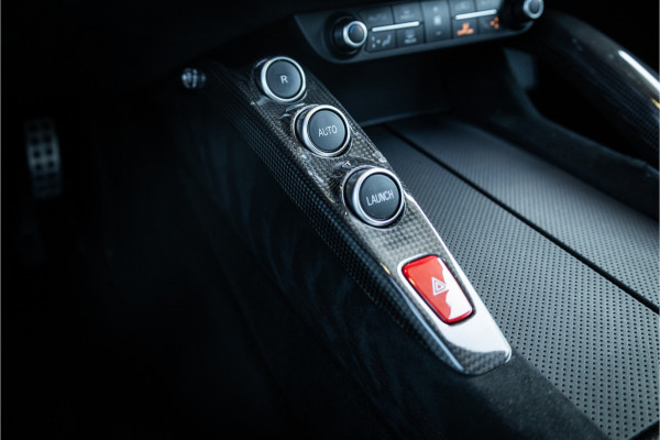 Ferrari GTC4Lusso 6.3 V12 - 4-zits l Lift l Passanger Display l Carbon l Panorama