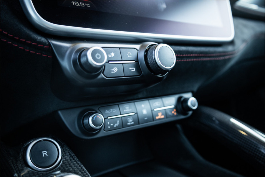 Ferrari GTC4Lusso 6.3 V12 - 4-zits l Lift l Passanger Display l Carbon l Panorama